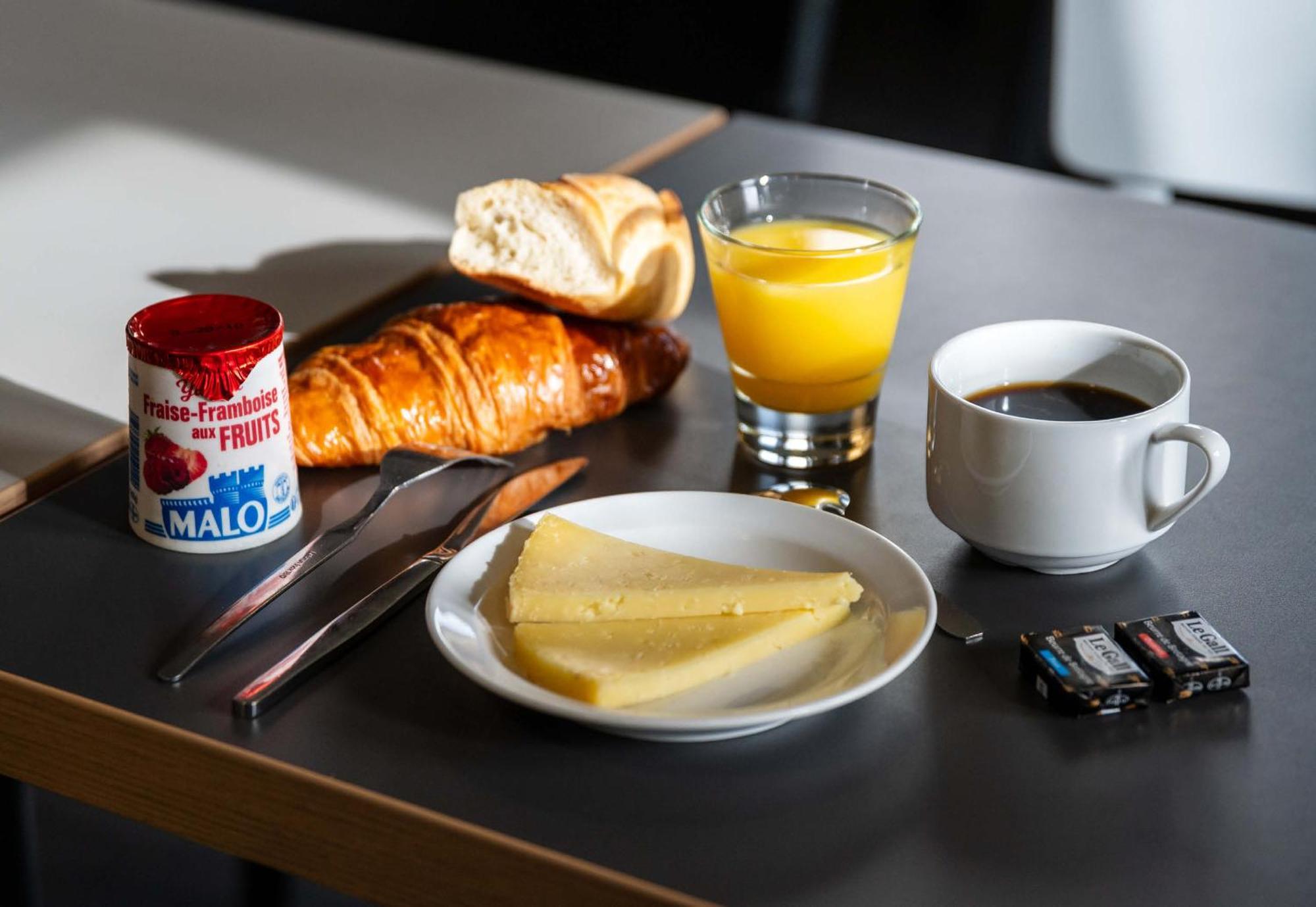 B&B Hotel Lille Lezennes Stade Pierre Mauroy エクステリア 写真