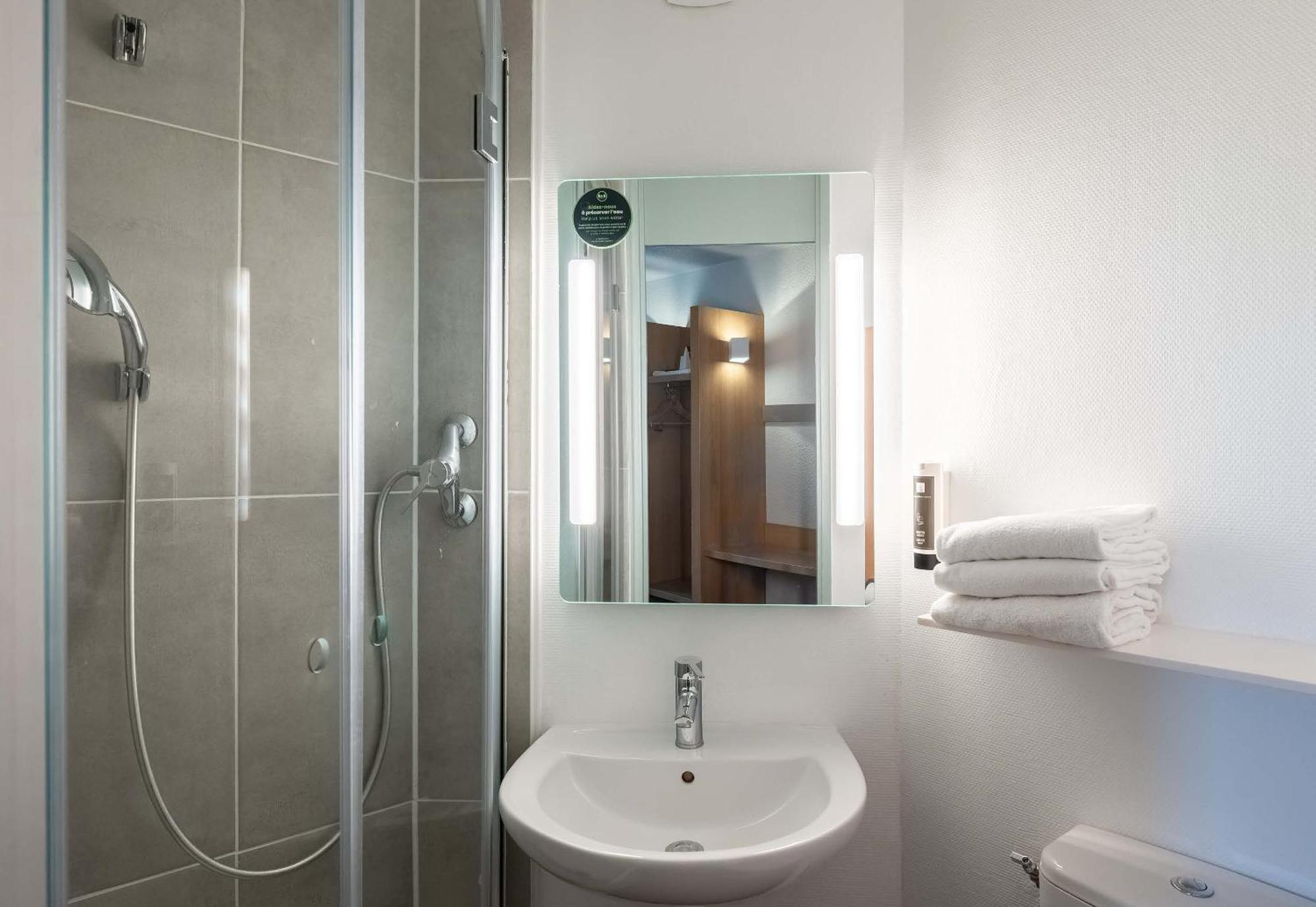 B&B Hotel Lille Lezennes Stade Pierre Mauroy エクステリア 写真